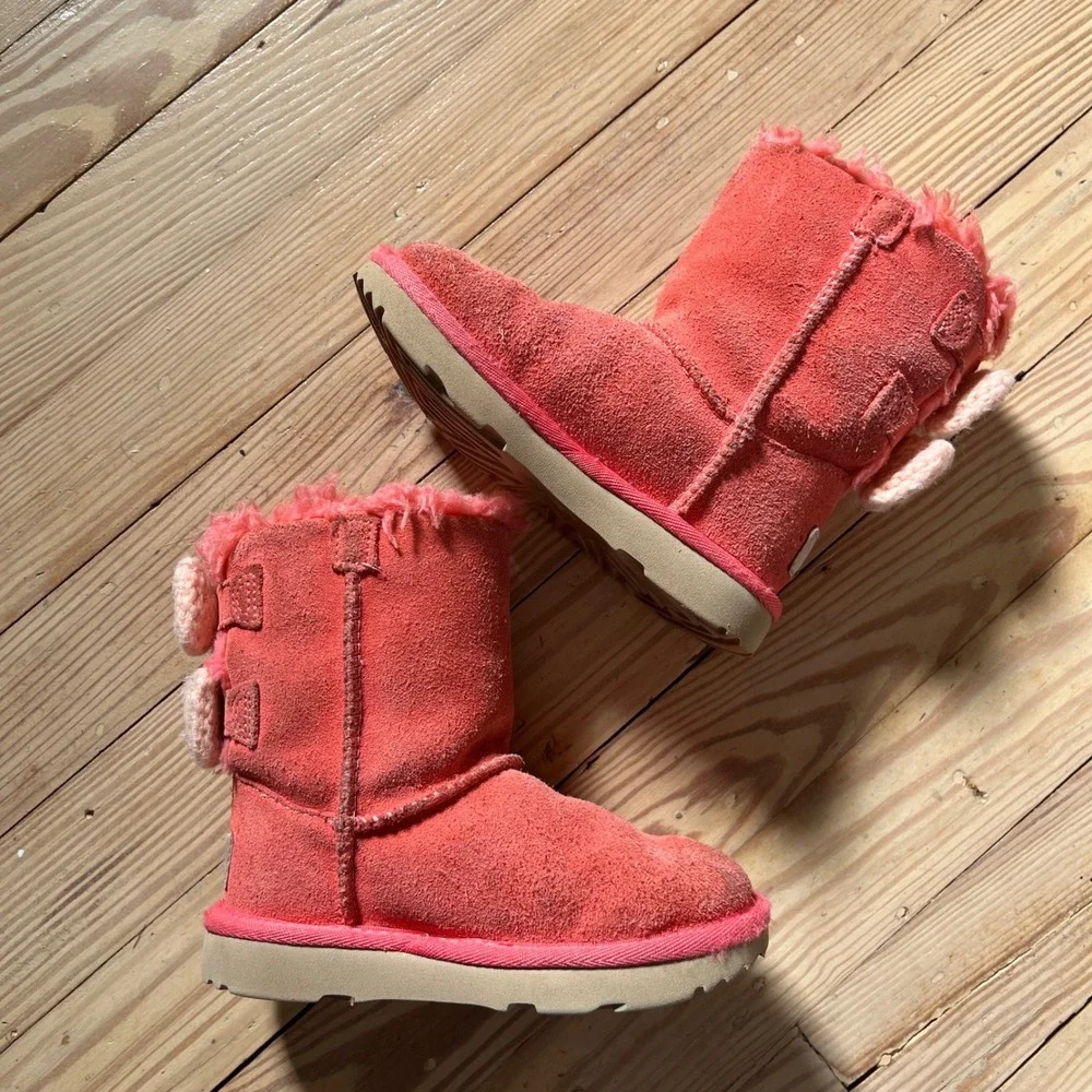 UGG Bailey Bow II Toddler Boots Size 9 Coral Pink Suede Double Bow 1153640T